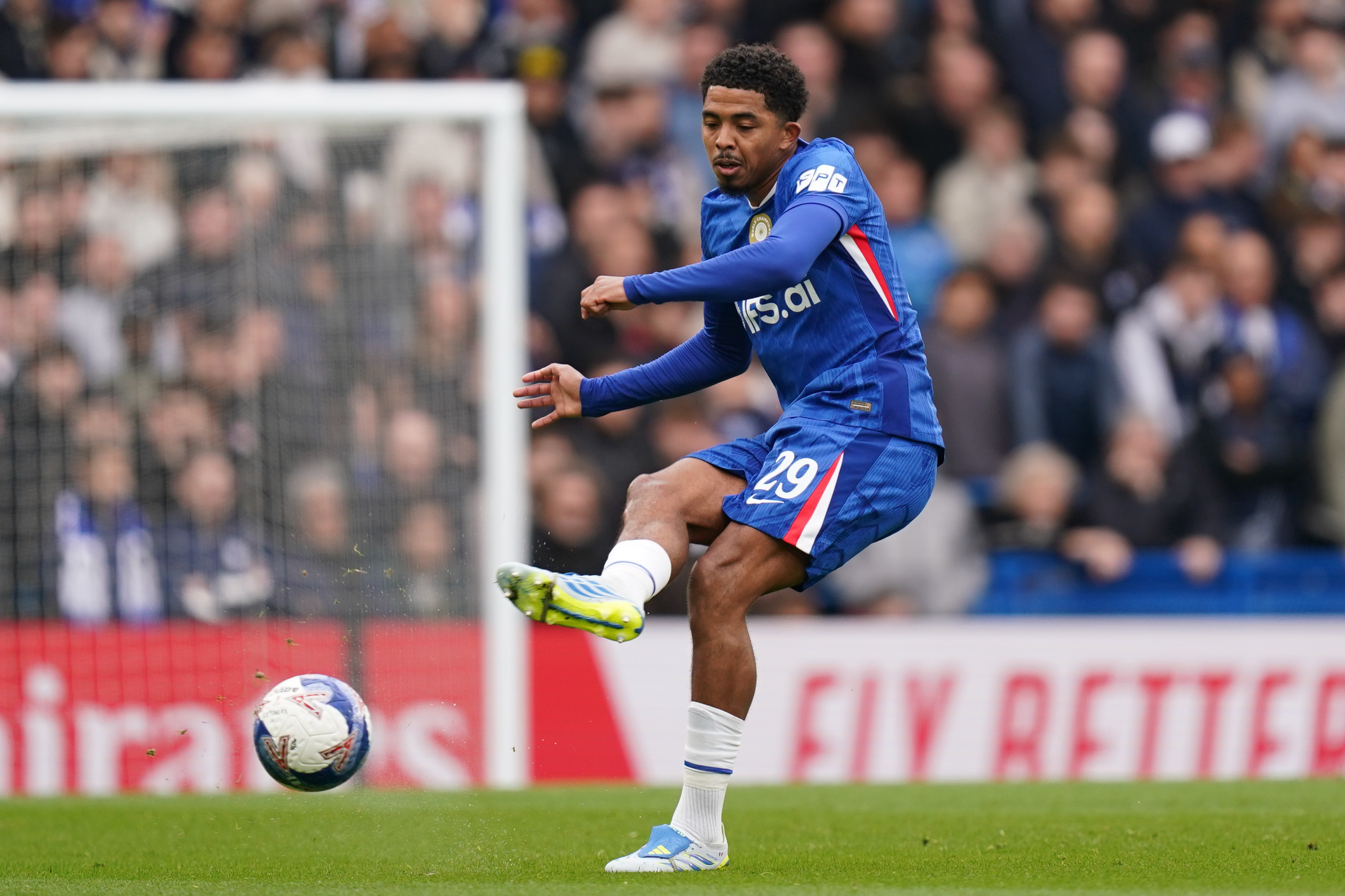 开云APP-福法纳：大家都说我碰到了球，但不管是我还是恩佐进的我都很开心